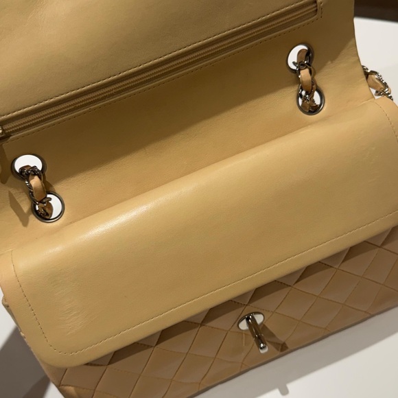Chanel Classic Medium Flap (beige) - Picture 16 of 16